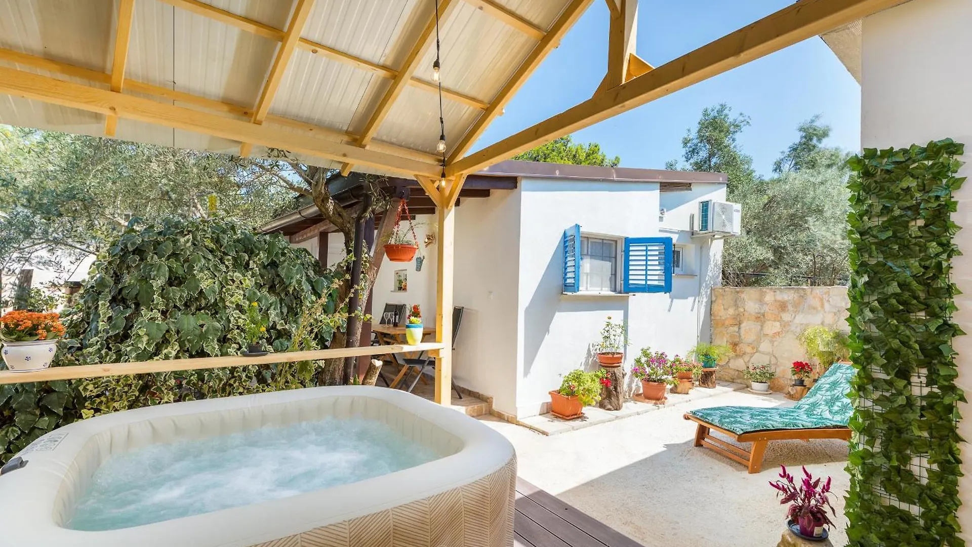 Casa De Flores - Garden Oasis 100 M From Beach, Jacuzzi, Bbq, Pets Welcome, Free Parking Peroj