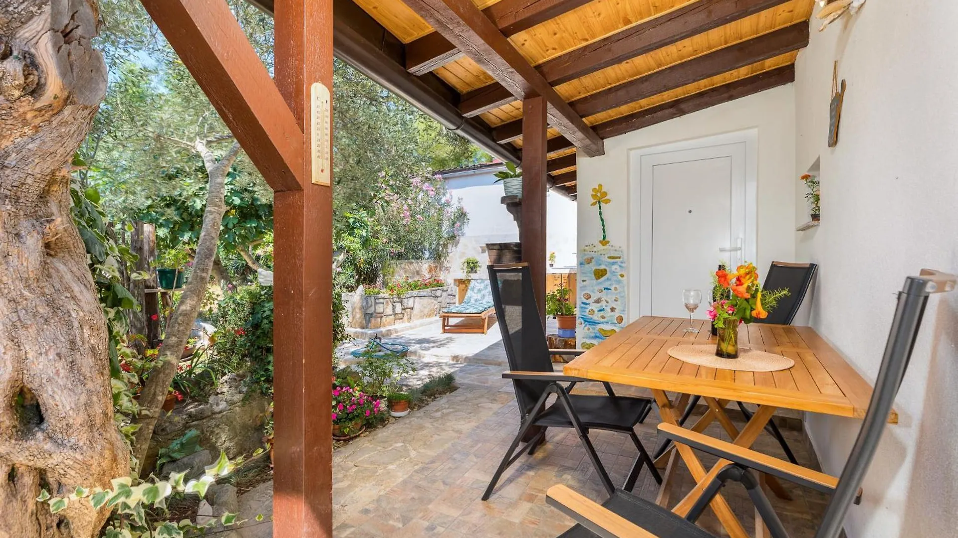 Appartamento Casa De Flores - Garden Oasis 100 M From Beach, Jacuzzi, Bbq, Pets Welcome, Free Parking Peroj