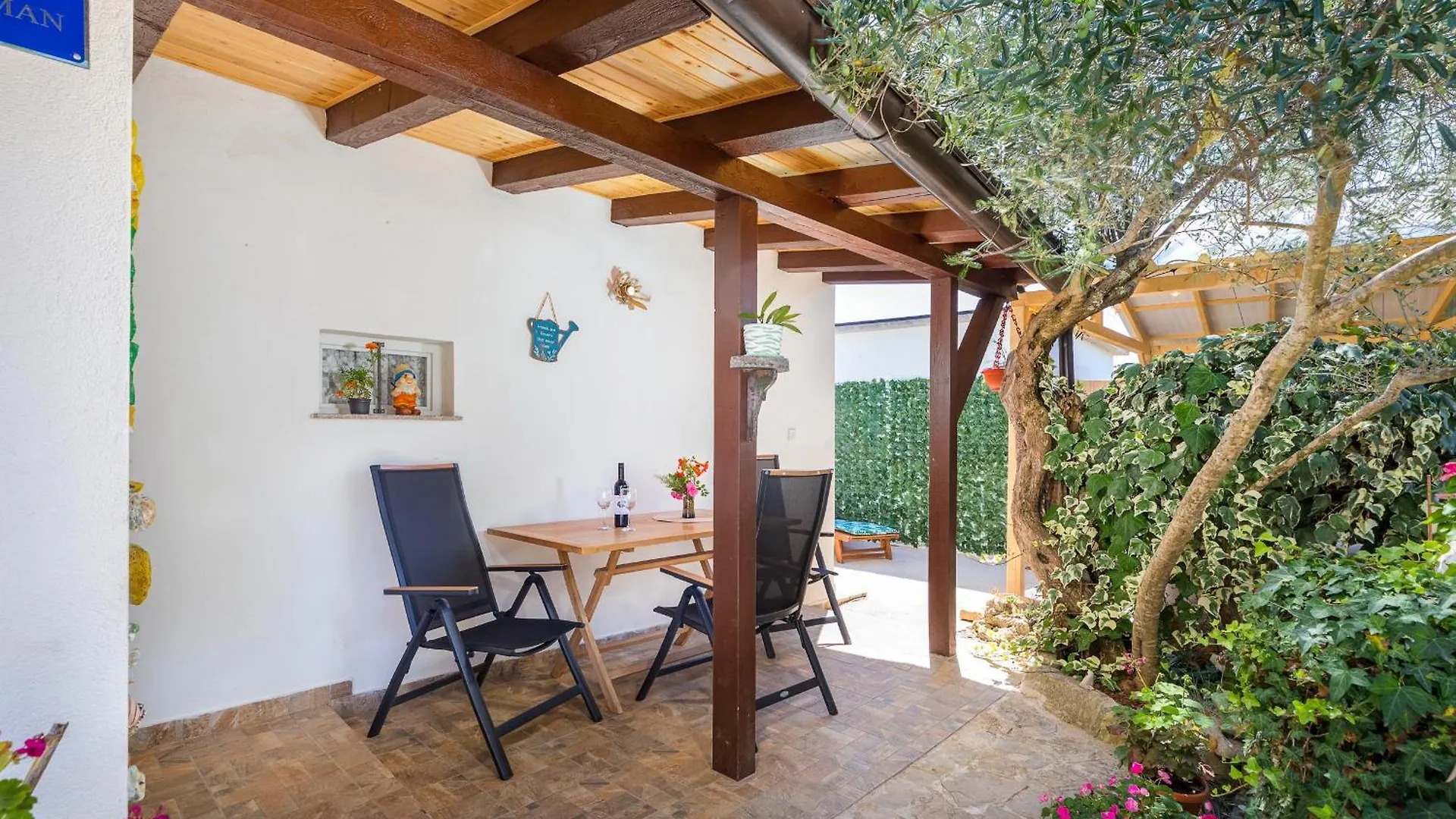 Casa De Flores - Garden Oasis 100 M From Beach, Jacuzzi, Bbq, Pets Welcome, Free Parking Peroj
